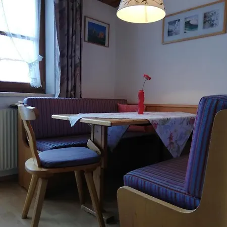 Haus Alpengruss Pensión 3*
